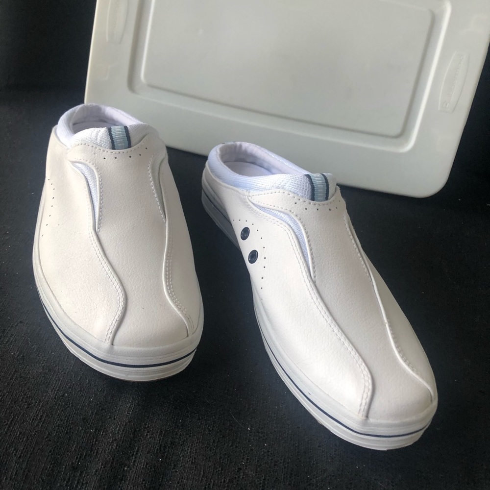 St. John’s Bay White Leather slides